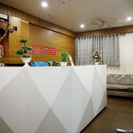 Hotel Madhav Villa Ahmedabad Exterior foto
